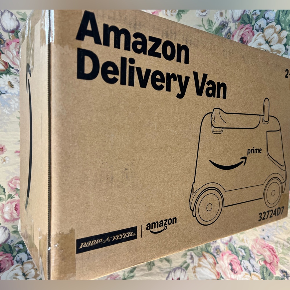 Amazon Prime Blue Delivery Ride on Van - Picture 15 of 16
